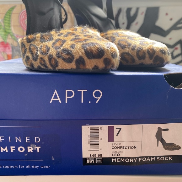 Never worn! Ultra feminine animal print heels. - Picture 5 of 7